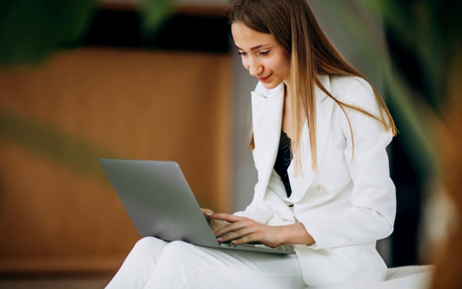 Workshop-Umgebung mit Netzwerkgeräten und praktischen Übungen